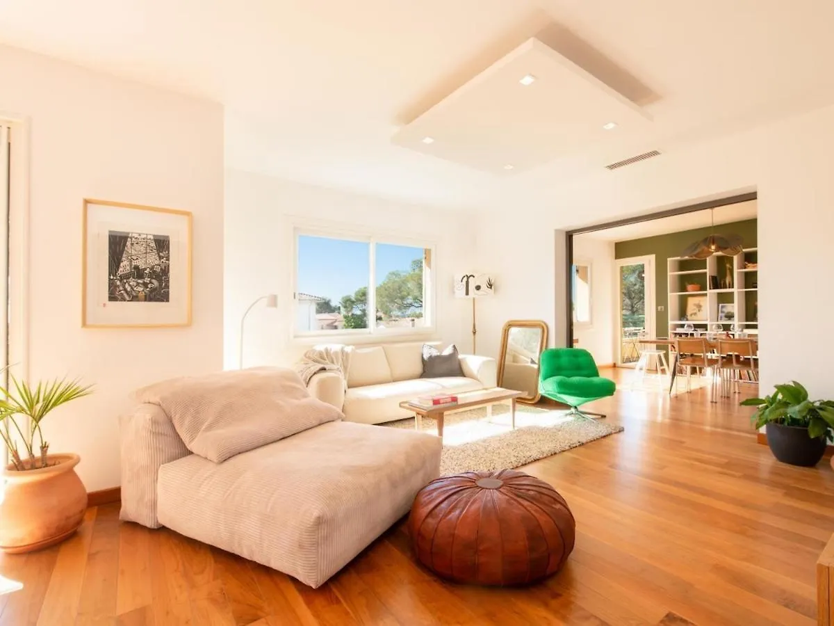 115M2 Avec Un Apercu Mer Et Proche Du Centre Saint-Raphael  France