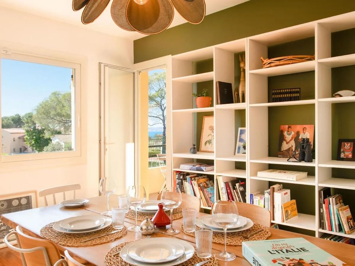 115M2 Avec Un Apercu Mer Et Proche Du Centre Saint-Raphael  Apartment Saint-Raphael (Var)